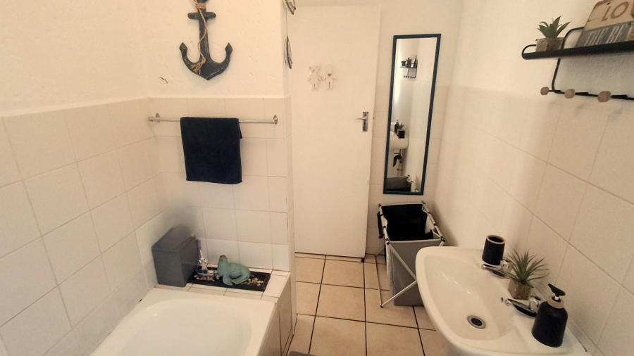 2 Bedroom Property for Sale in Vaalpark Free State